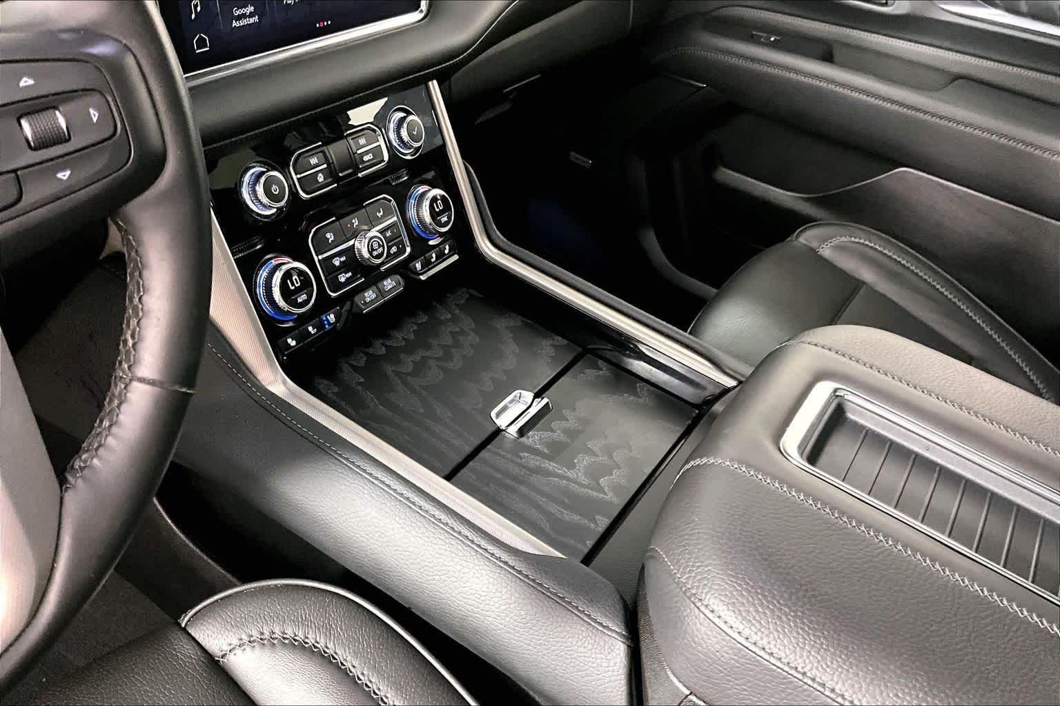 Used 2024 Onyx Black GMC Denali image 15