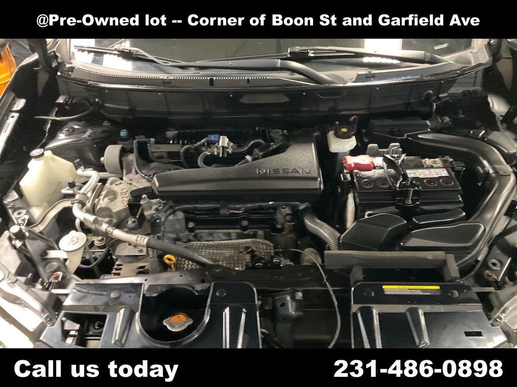 Used 2019  Nissan SL image 9