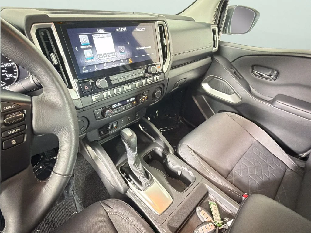 2025 Nissan Frontier SV - Photo 19
