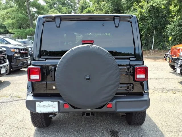 Used 2018 Black Jeep Sahara 4x4 image 5