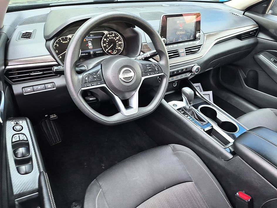 Used 2024 Super Black Nissan 2.5 SV image 28