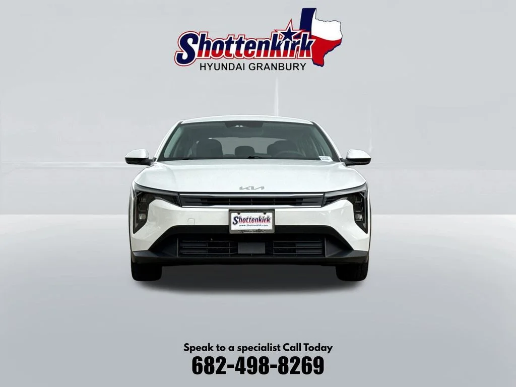 Used 2025 White Kia LXS image 2