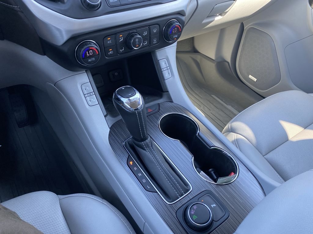Used 2019 White Frost Tricoat GMC SLT-1 image 24