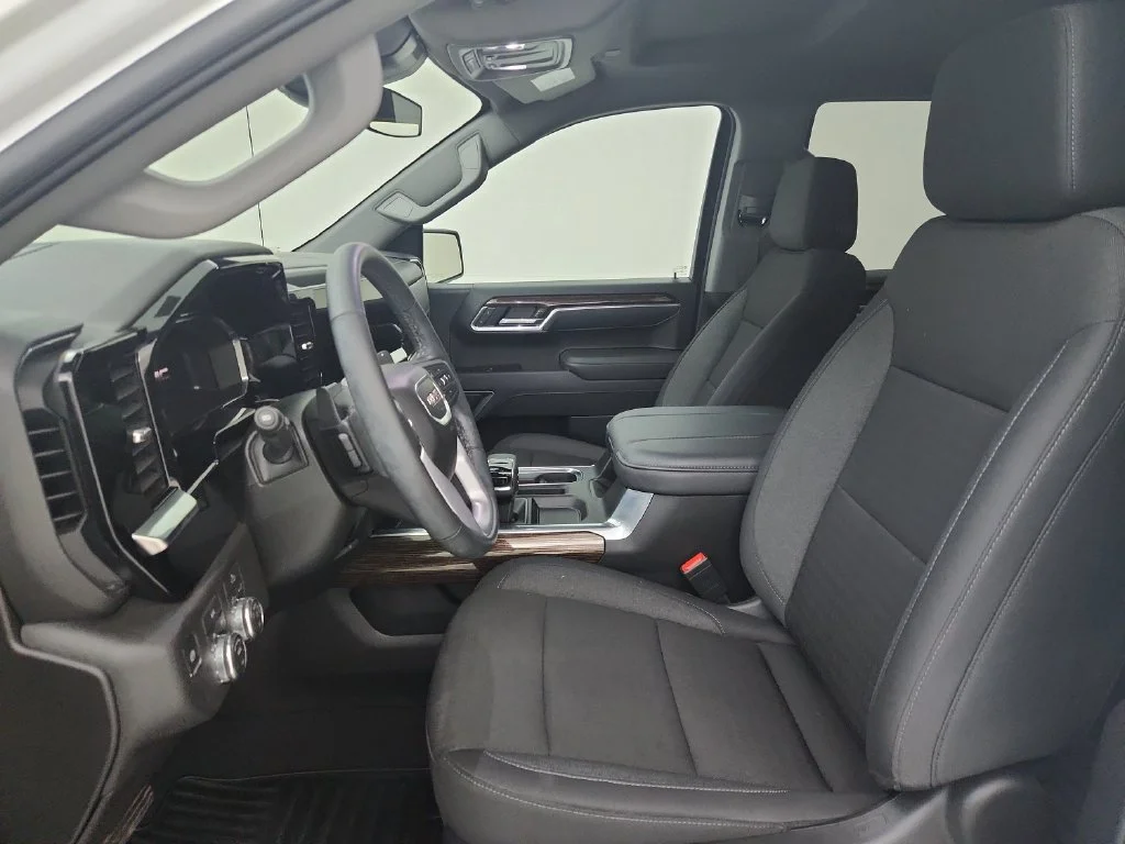 Used 2026 White GMC Elevation image 19