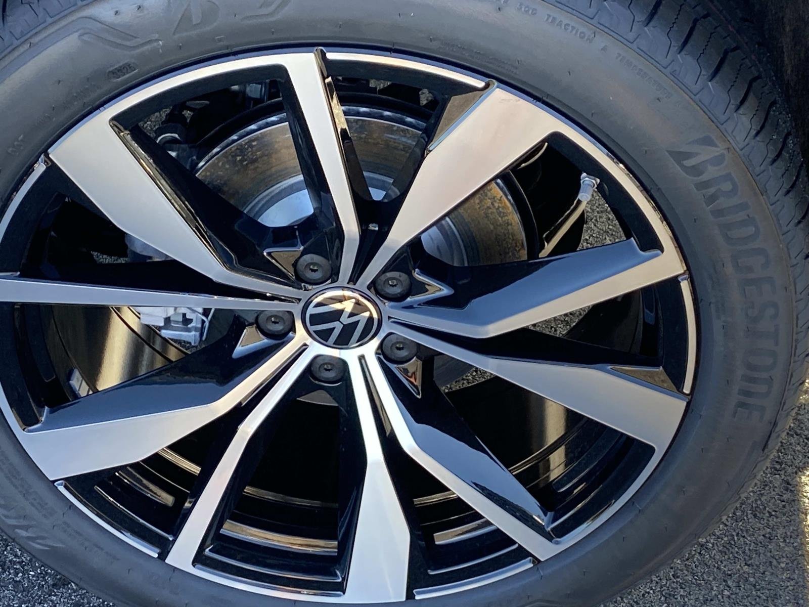 2026 Volkswagen Atlas SEL Premium R-Line - Photo 6
