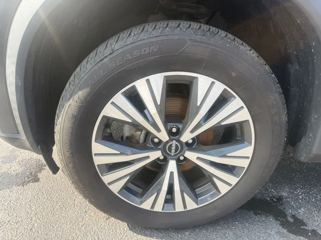 Certified Used 2023 Gun Metallic Nissan SV image 14