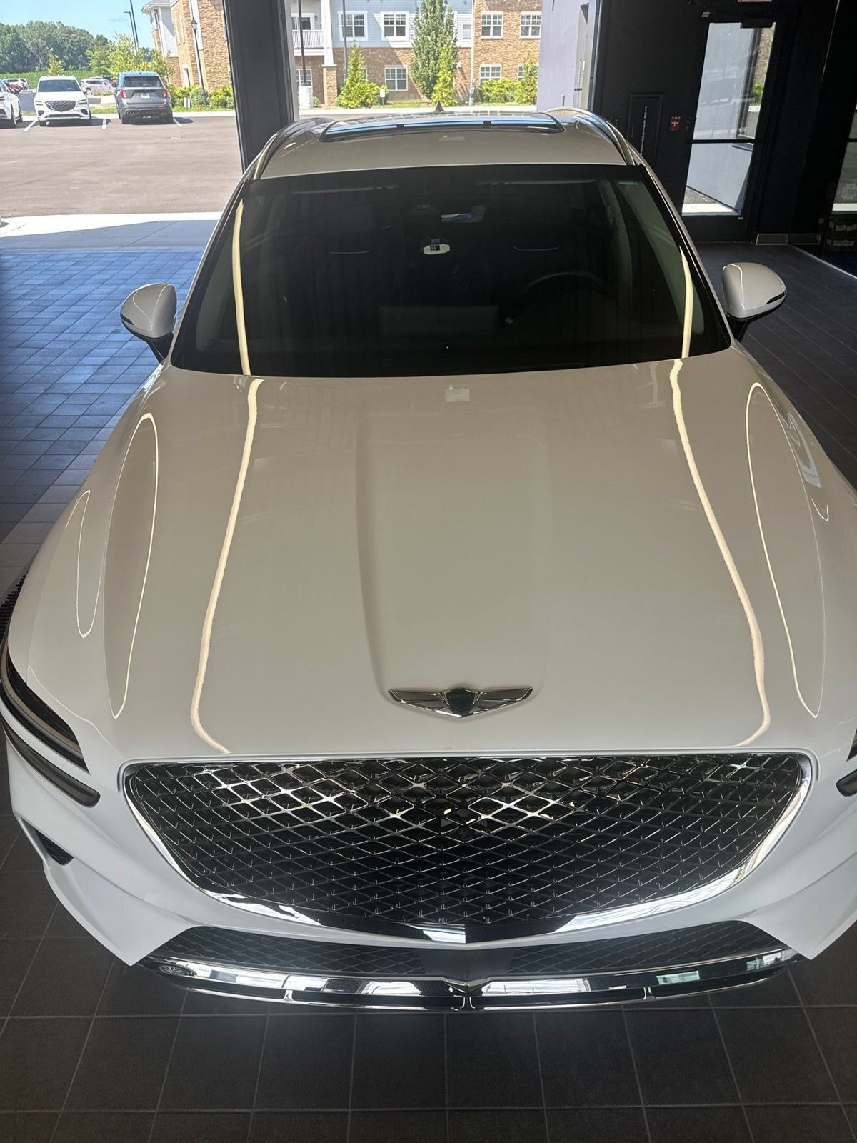 Used 2024 White Genesis 2.5T image 4