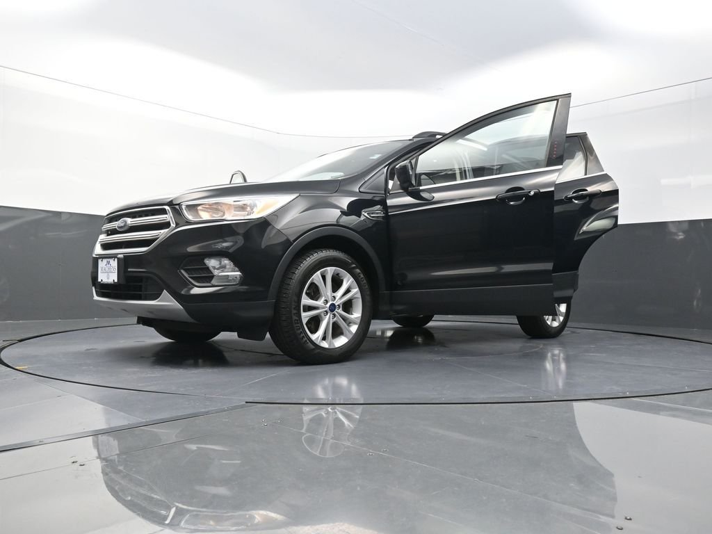 Used 2018 Black Ford SE image 33