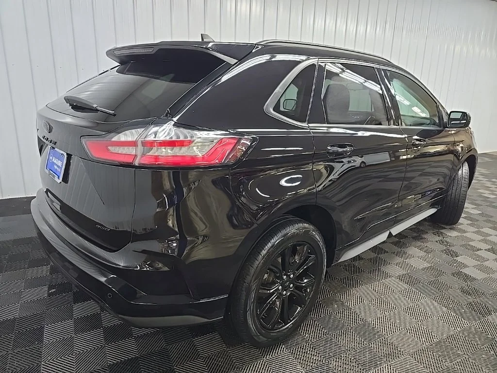 Certified Used 2022 Black Ford SE image 13