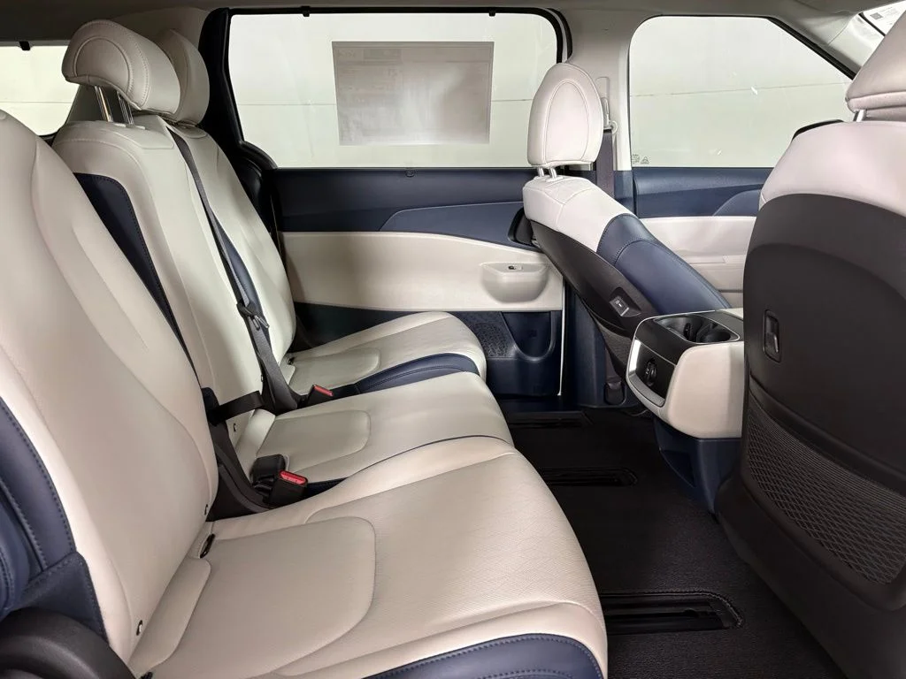 New 2026 White Kia EX image 15