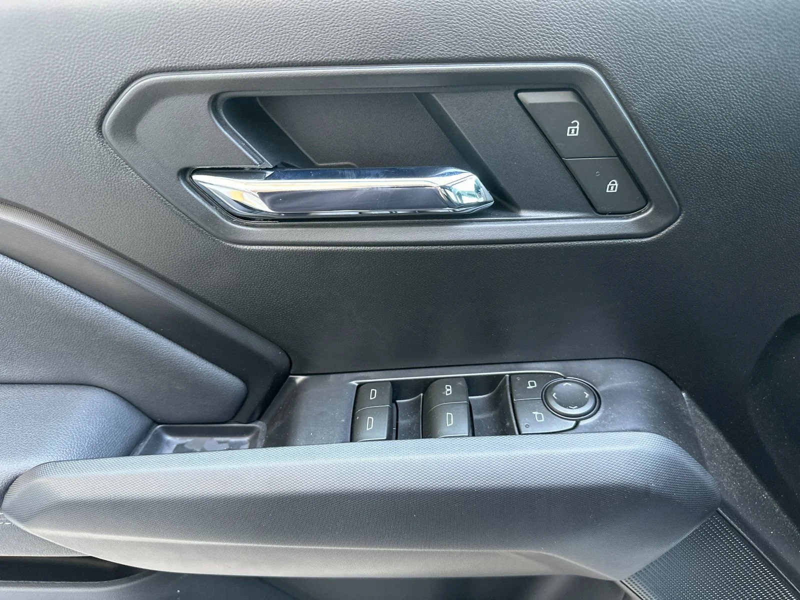 2026 Chevrolet Colorado LT - Photo 11
