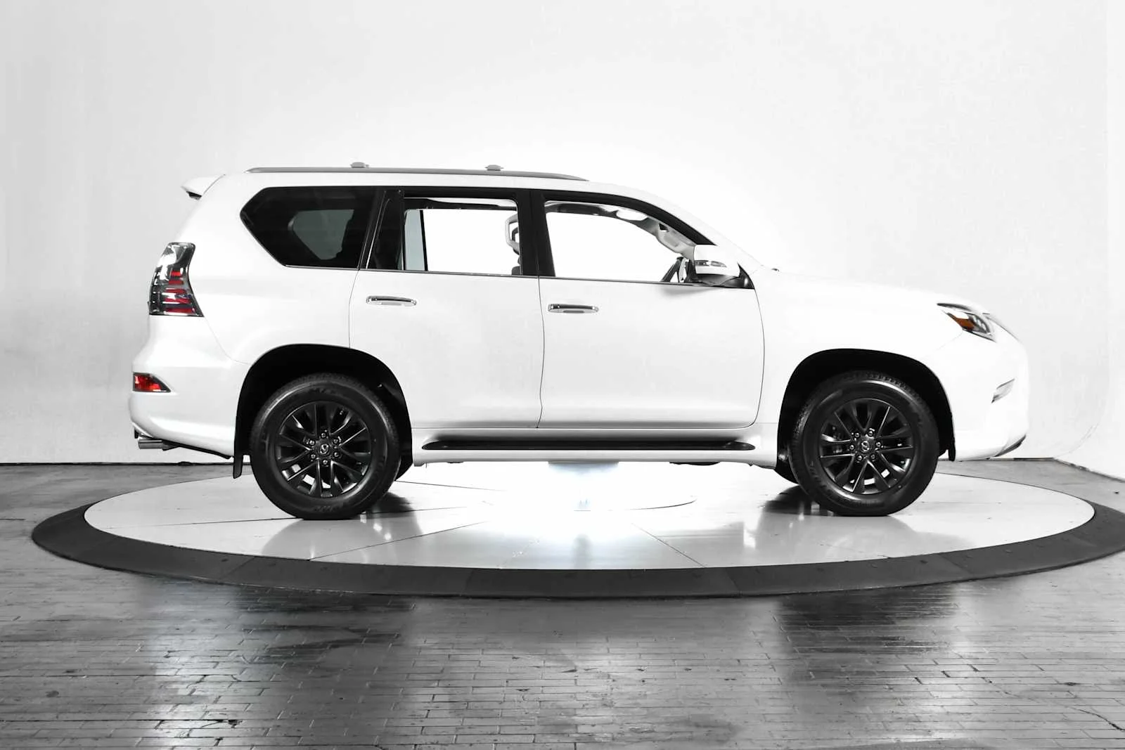 Used 2023 Eminent White Pearl Lexus Premium image 8