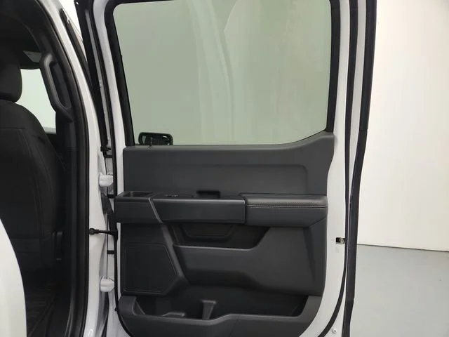 Used 2023 White Ford XLT image 32