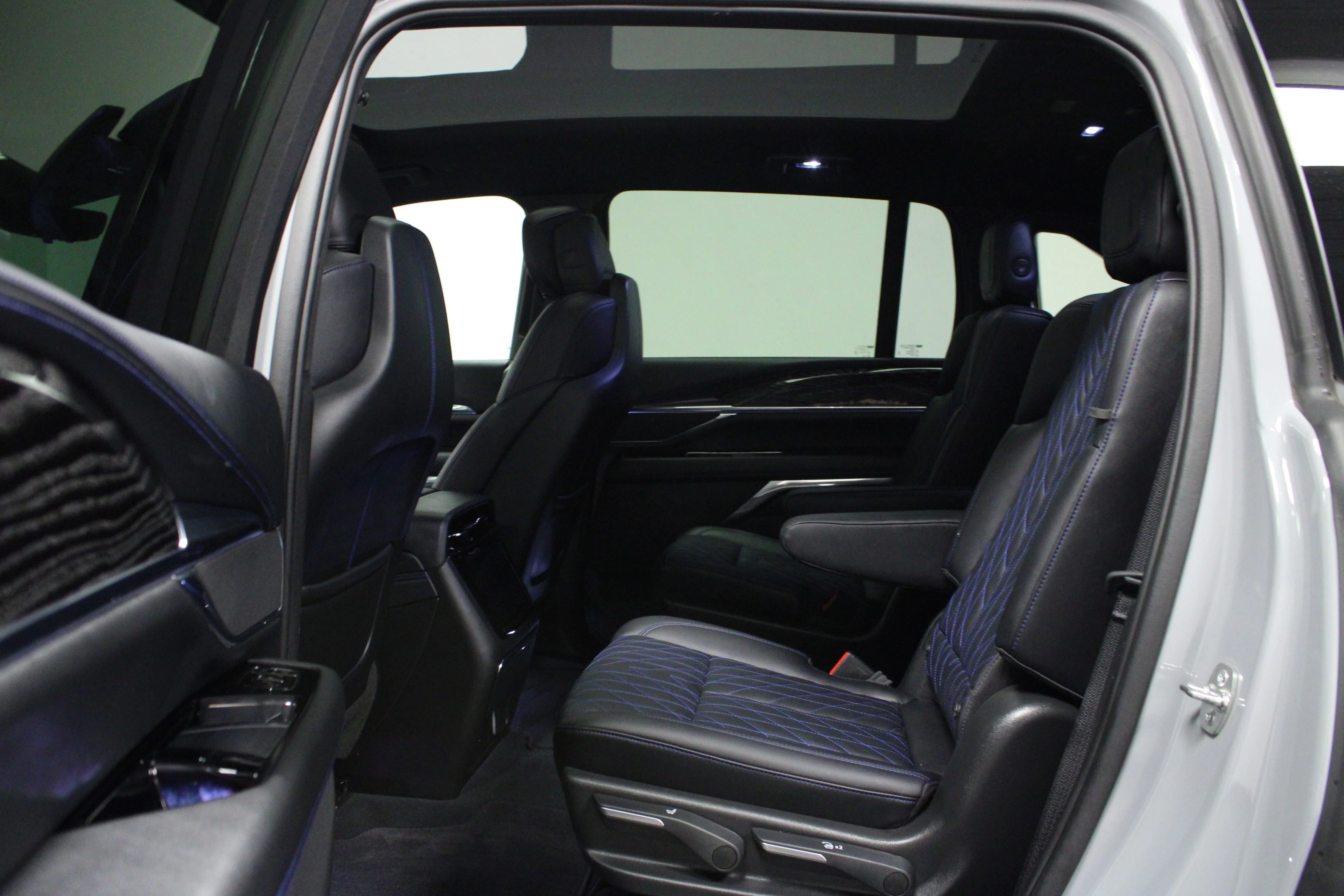 Used 2026 Luna Metallic Cadillac Sport image 13