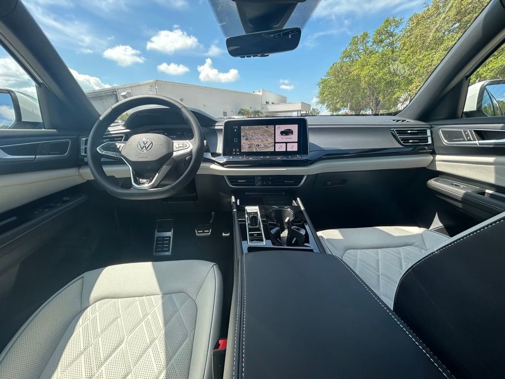 New 2026 White/off-white Volkswagen 2.0T SEL Premium R-Line image 10