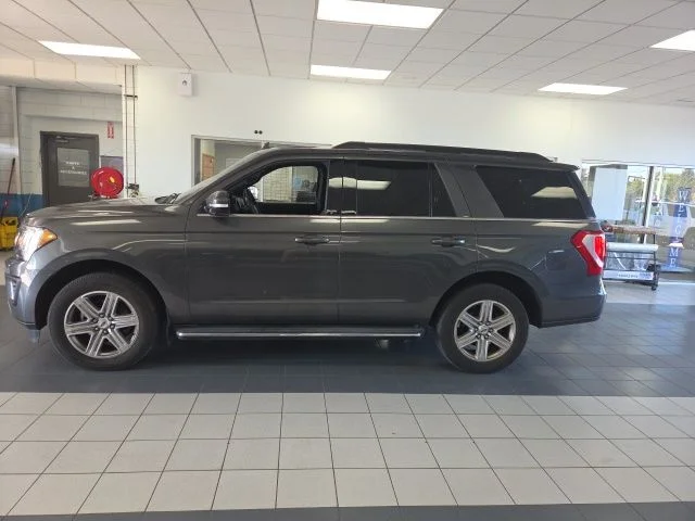 Used 2018 Magnetic Ford XLT image 2