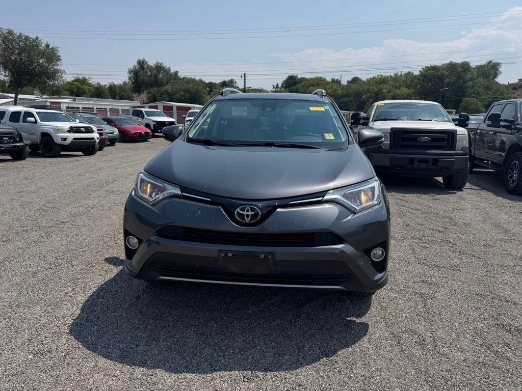 Used 2018 Magnetic Gray Metallic Toyota XLE image 4