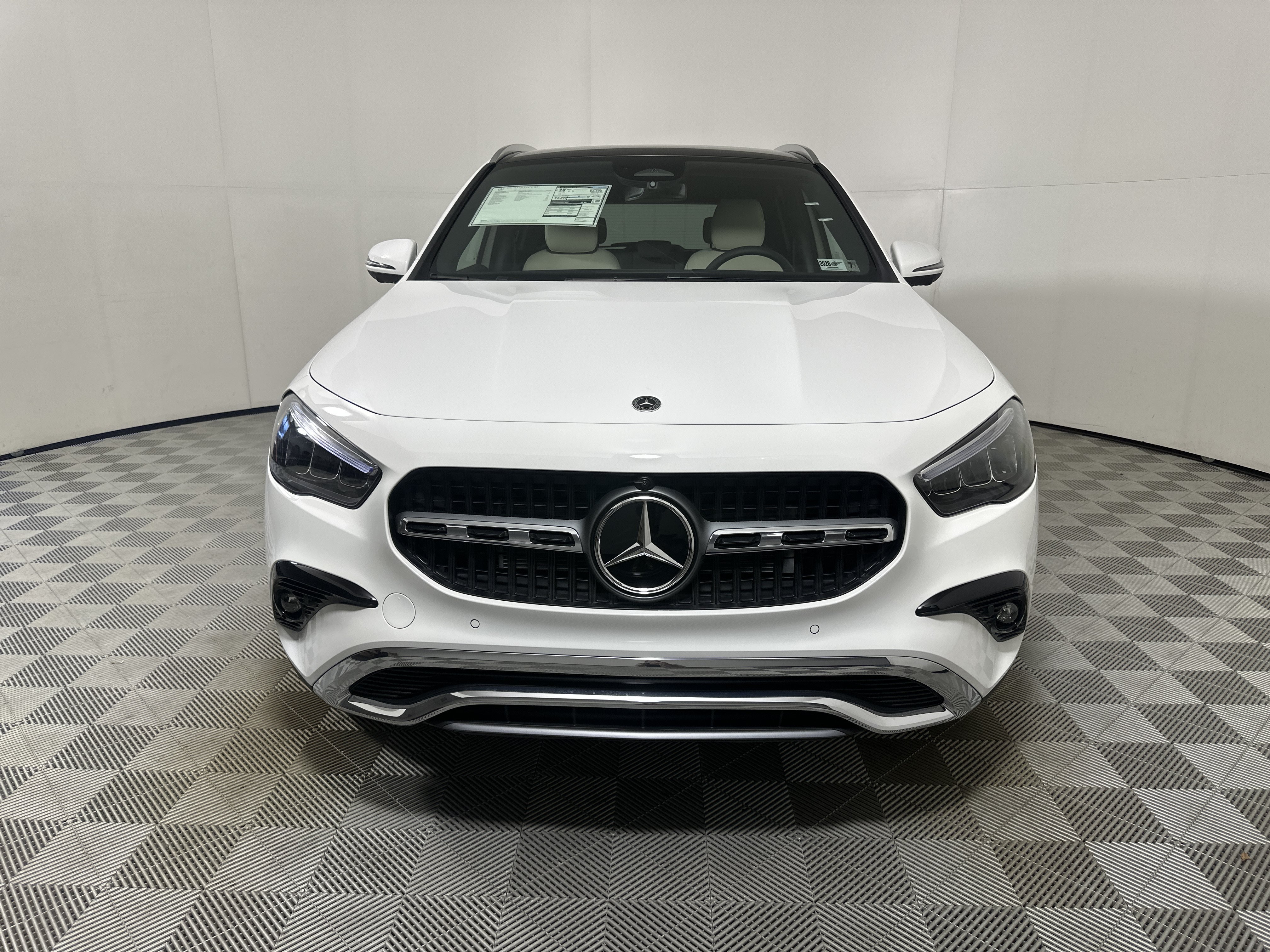 New 2026 Polar White Mercedes-Benz GLA 250 image 30