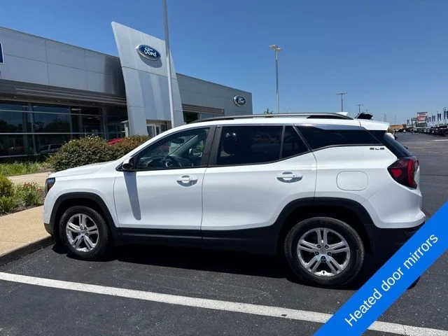Used 2022 White GMC SLE image 9