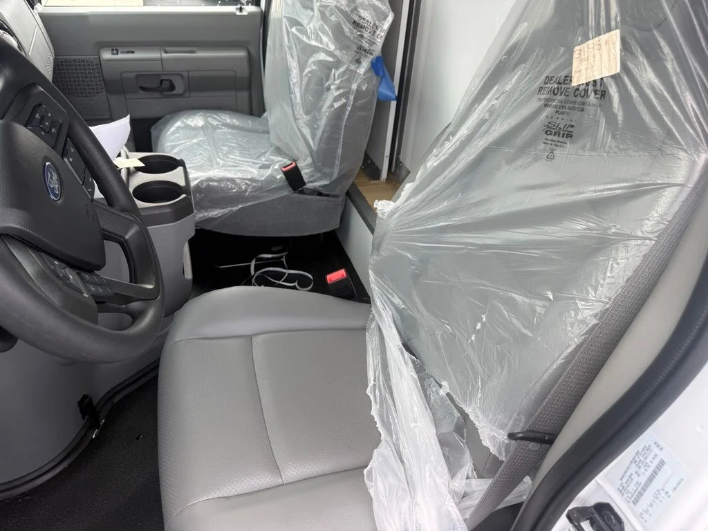 New 2027 Oxford White Ford E-450 DRW image 16
