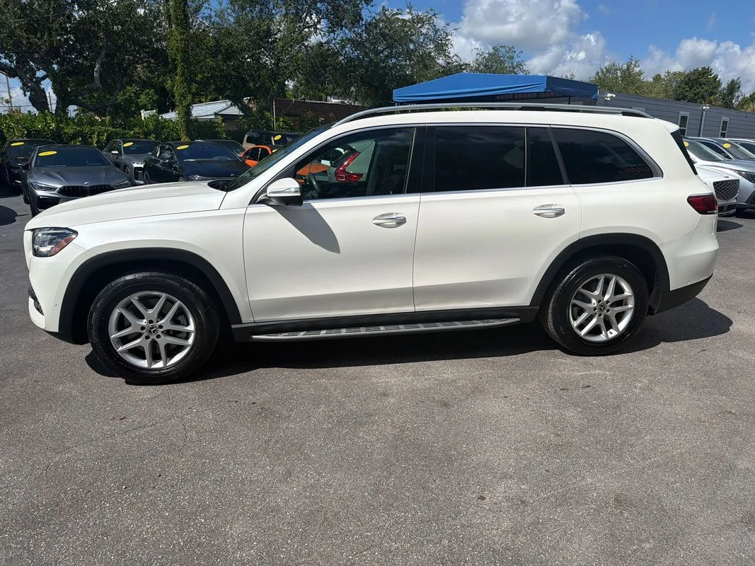 Used 2020 White Mercedes-Benz 4MATIC® image 2
