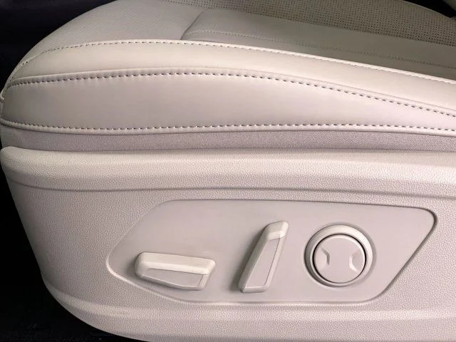 New 2026 Snow White Pearl Kia EX image 17