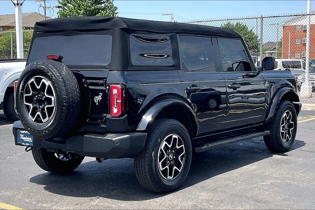 Used 2024 Black Ford Outer Banks image 12