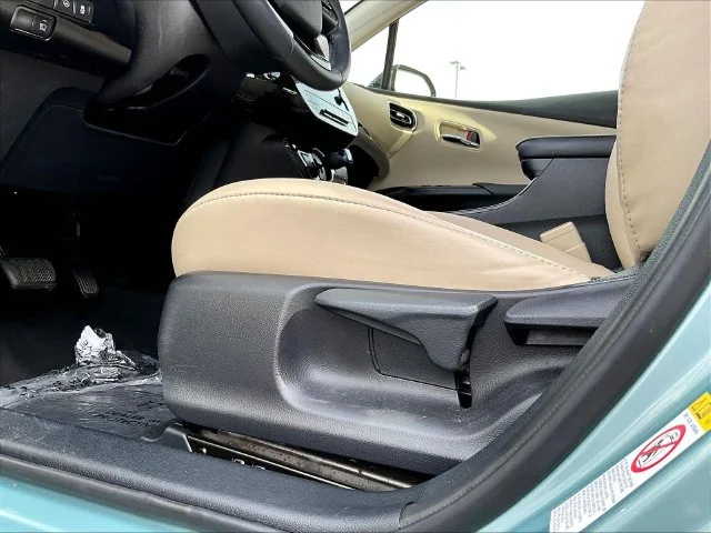 Used 2019 Beige Toyota XLE AWD-e image 40