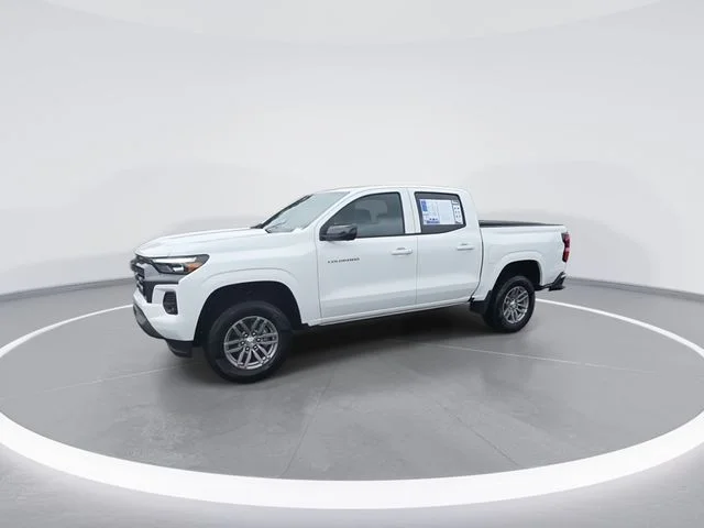 Used 2026 White Chevrolet LT image 4