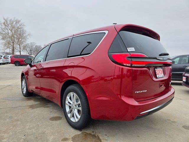 New 2026 Red Hot Pearl-Coat Exterior Paint Chrysler Select image 5