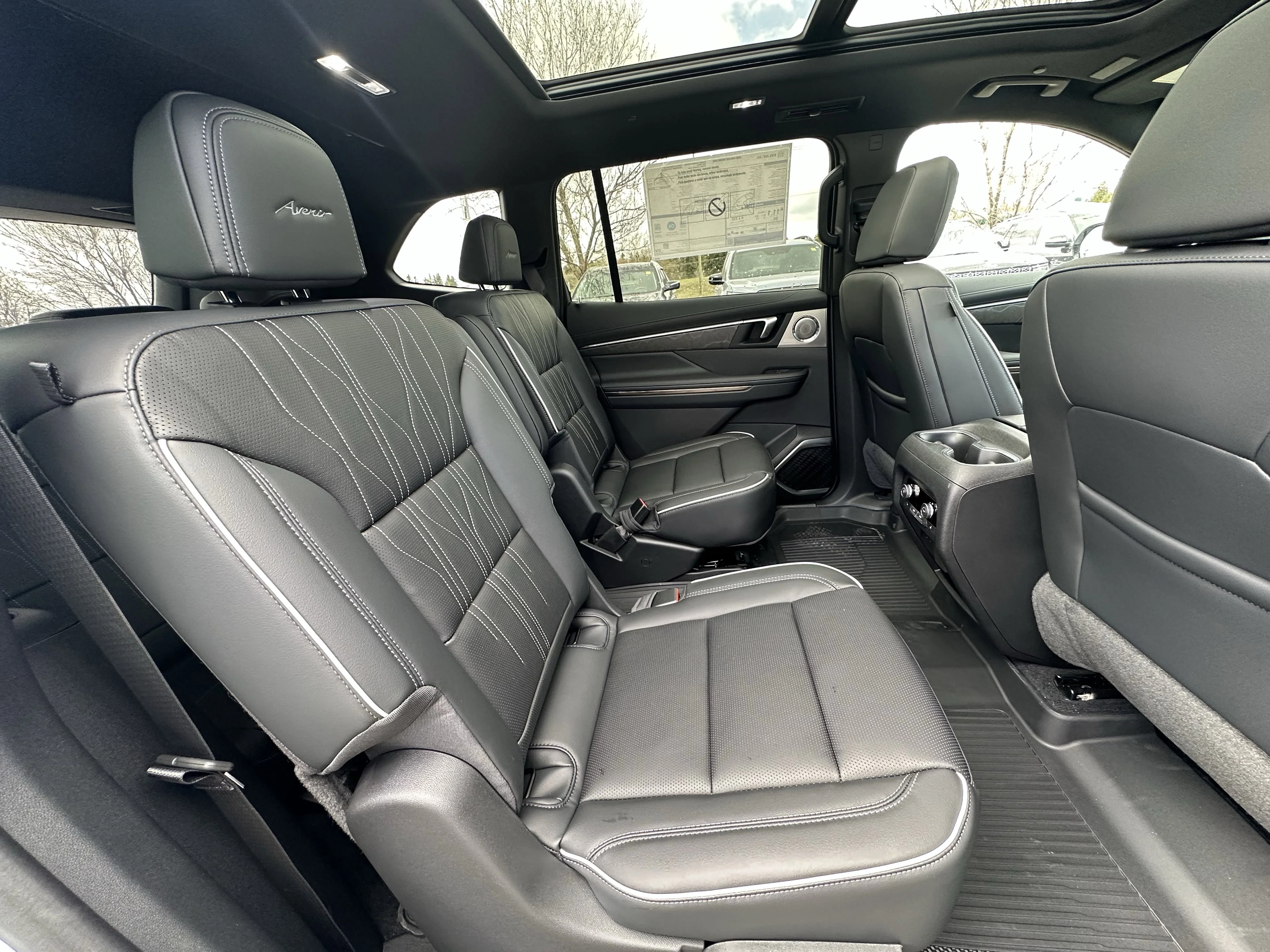 New 2026 Iridescent White Tricoat Buick Avenir image 22