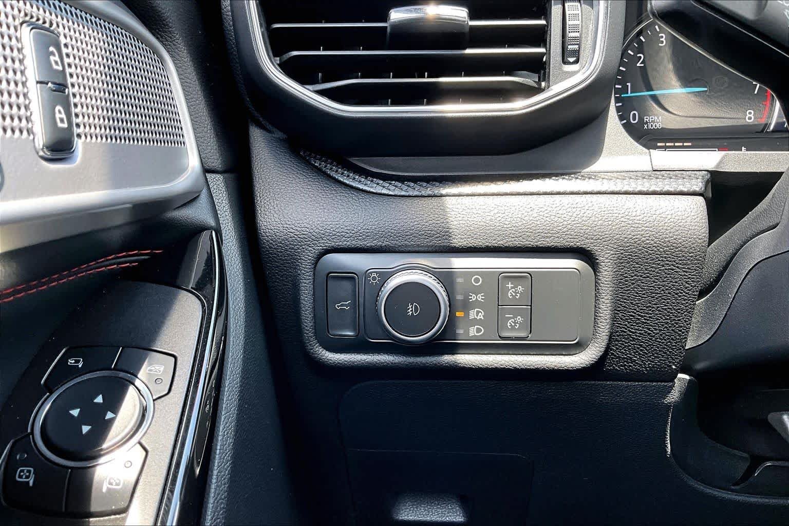 Used 2022 Agate Black Metallic Ford ST-Line image 36