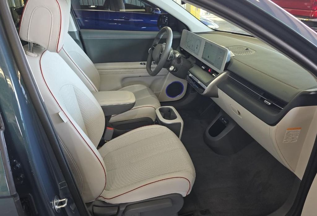Used 2023 Green Hyundai SEL image 8