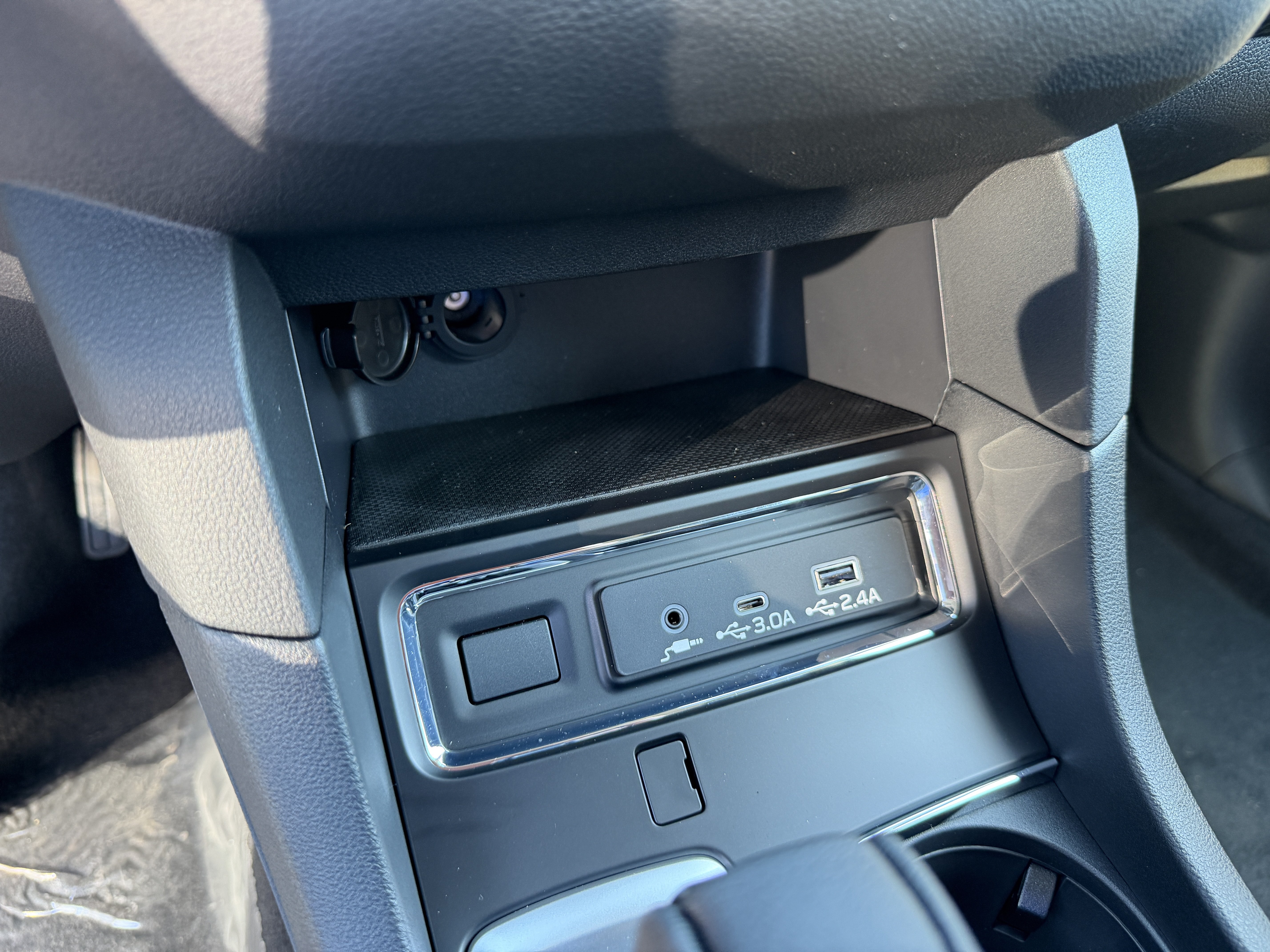 New 2026 CRYSTAL WHITE PEARL Subaru Premium 7-Passenger image 21
