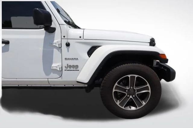 Used 2023 White Jeep Sahara image 14