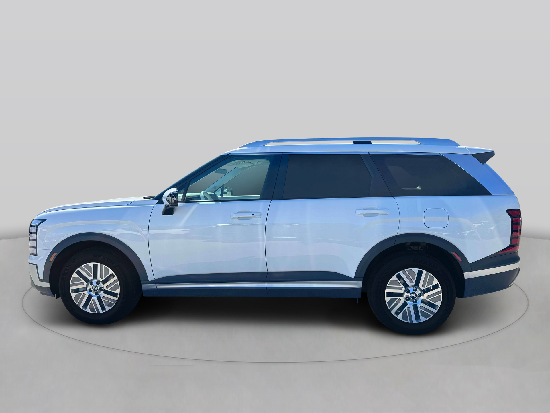 New 2027 White Hyundai SEL 7P image 3