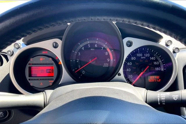Used 2020 Passion Red Nissan Base image 20