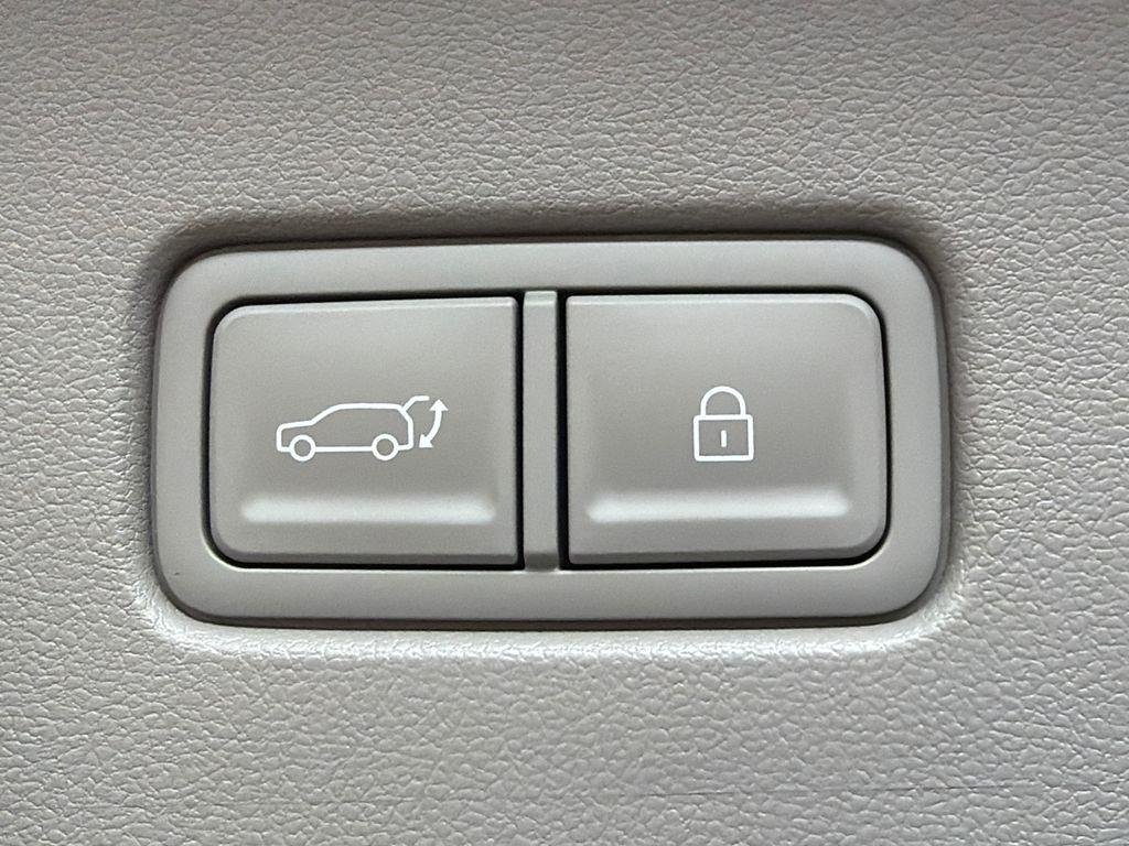 New 2026 Black Hyundai SEL FWD image 19