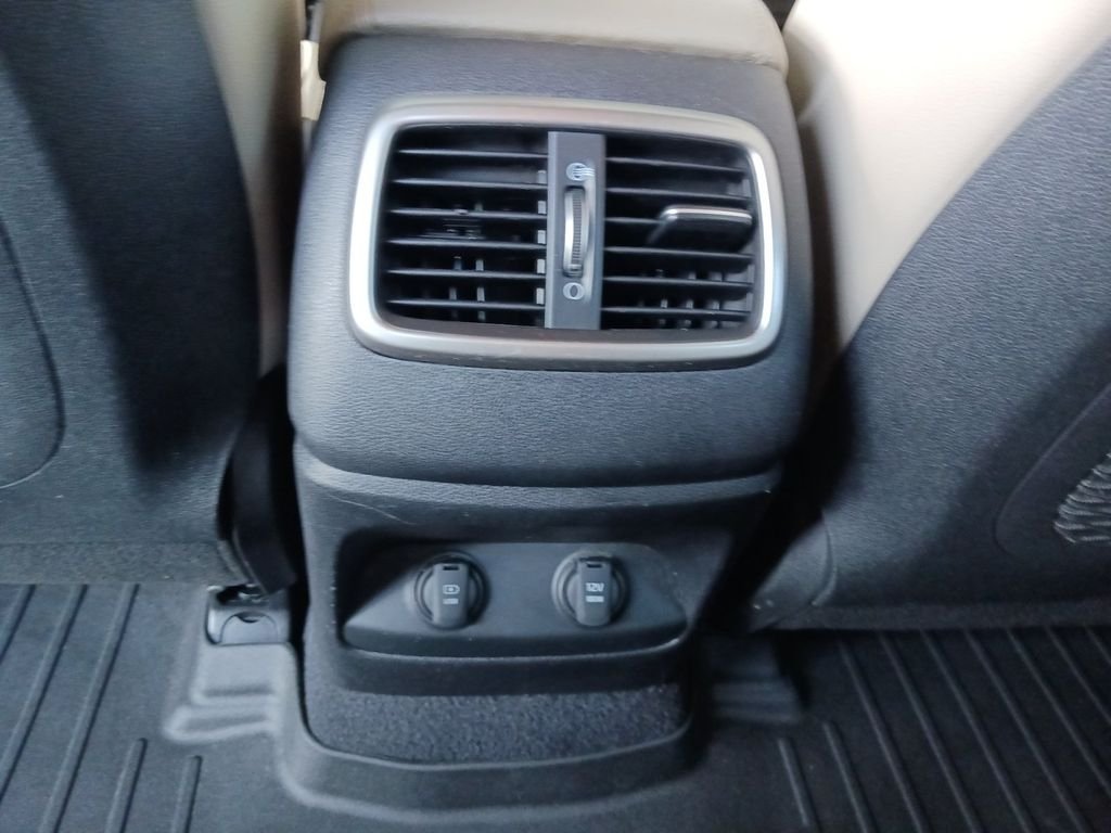 Used 2019 White Kia EX image 22