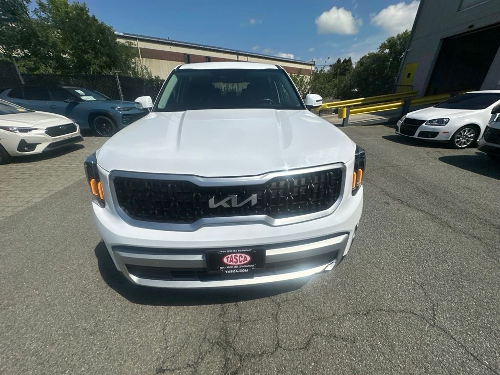 Certified Used 2024 White Kia LX image 7