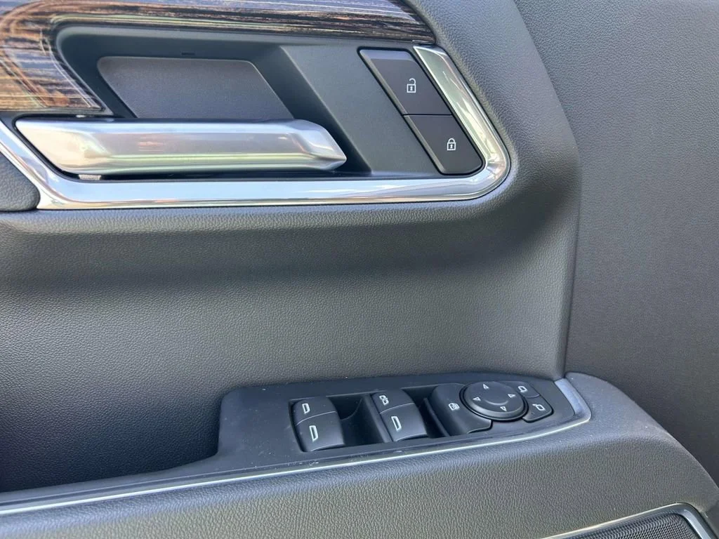 New 2026 Sterling Metallic GMC SLE image 15