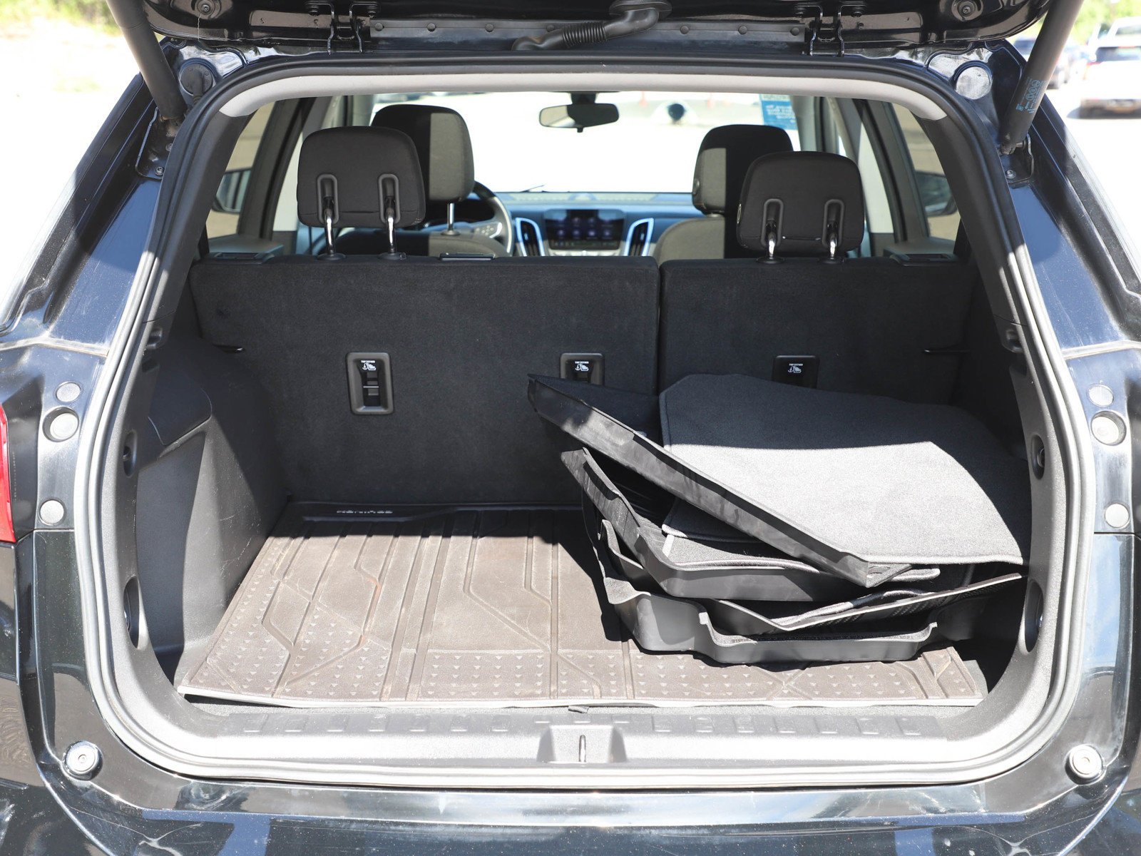 Used 2019 MOSAIC BLACK METALLIC Chevrolet LT image 17