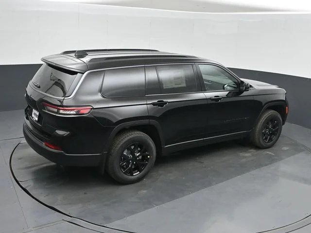 New 2026 Diamond Black Crystal Pearl-Coat Exterior Paint Jeep Altitude image 35