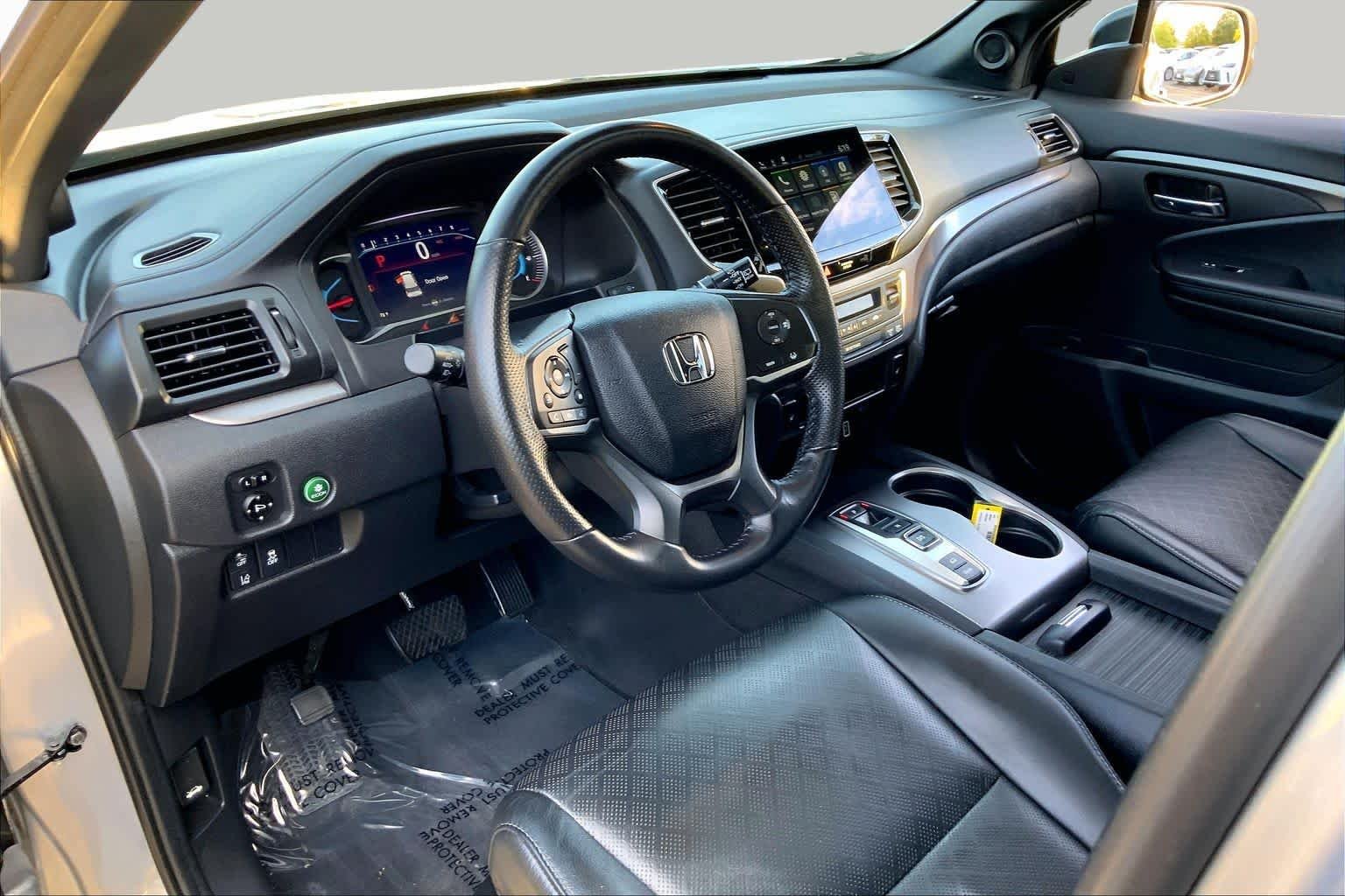 Used 2019 Lunar Silver Metallic Honda EX-L image 18