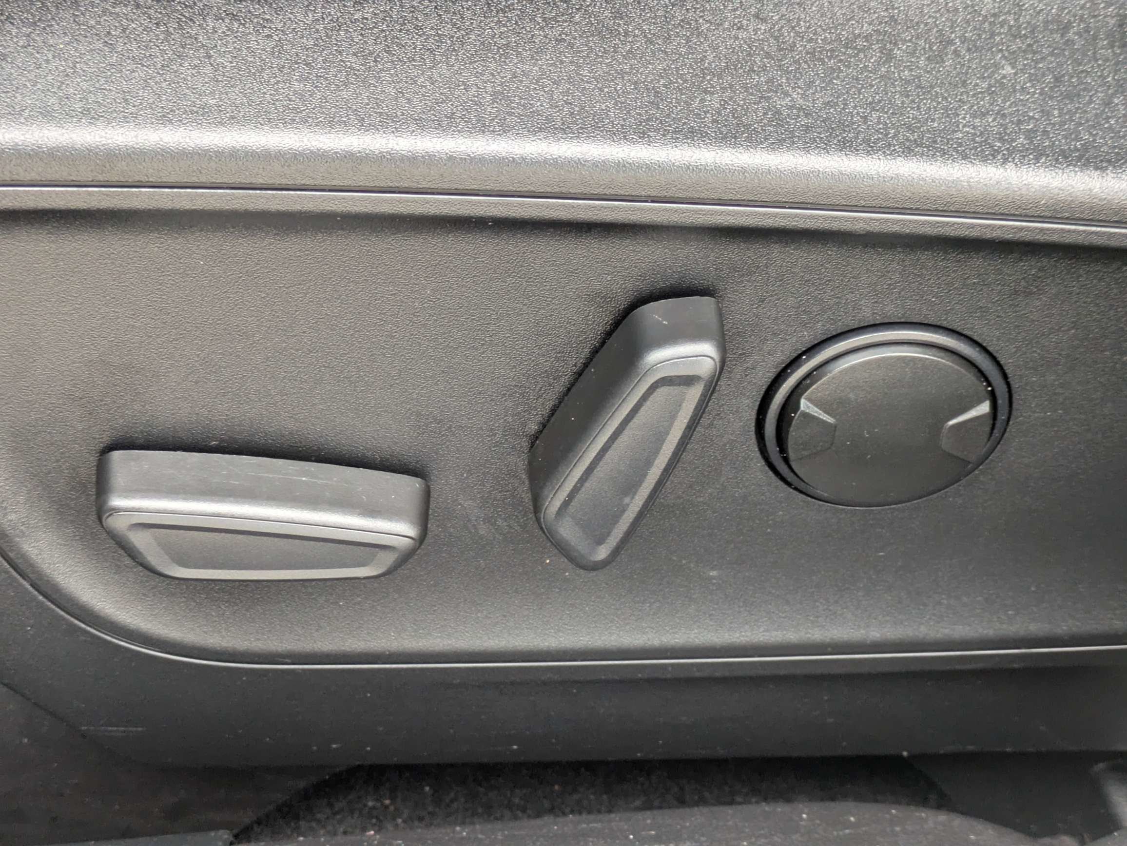 Used 2023 Iconic Silver Metallic Ford Platinum image 23