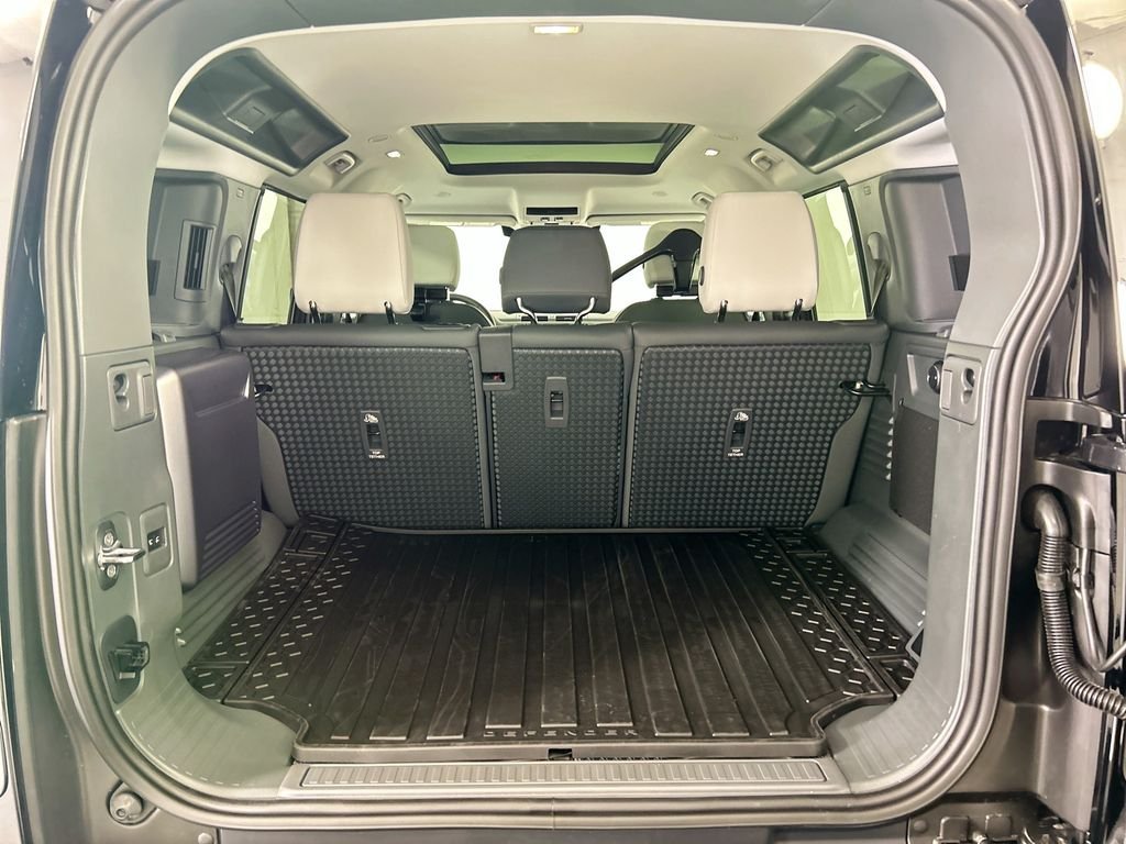 New 2026 Carpathian Grey Land Rover S image 27
