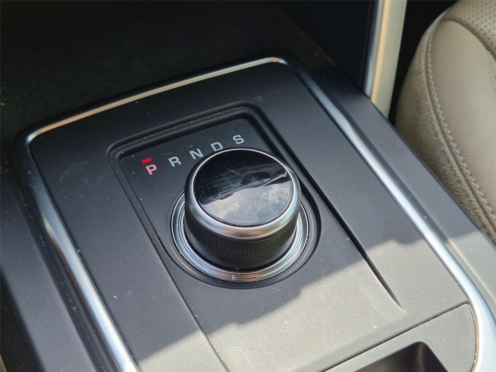 Used 2018 WHITE LAND ROVER HSE image 12