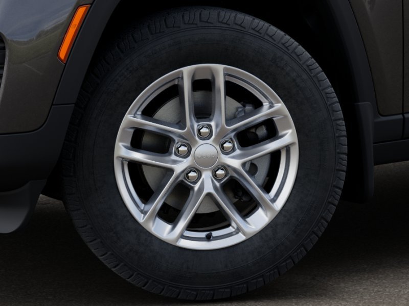 New 2025 Baltic Gray Metallic Clear-Coat Exterior Paint Jeep Laredo X image 25