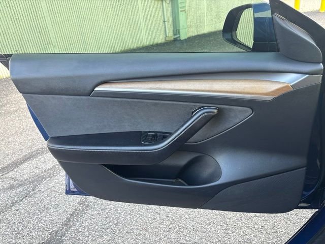 Used 2021 Deep Blue Metallic Tesla Standard Range Plus image 24