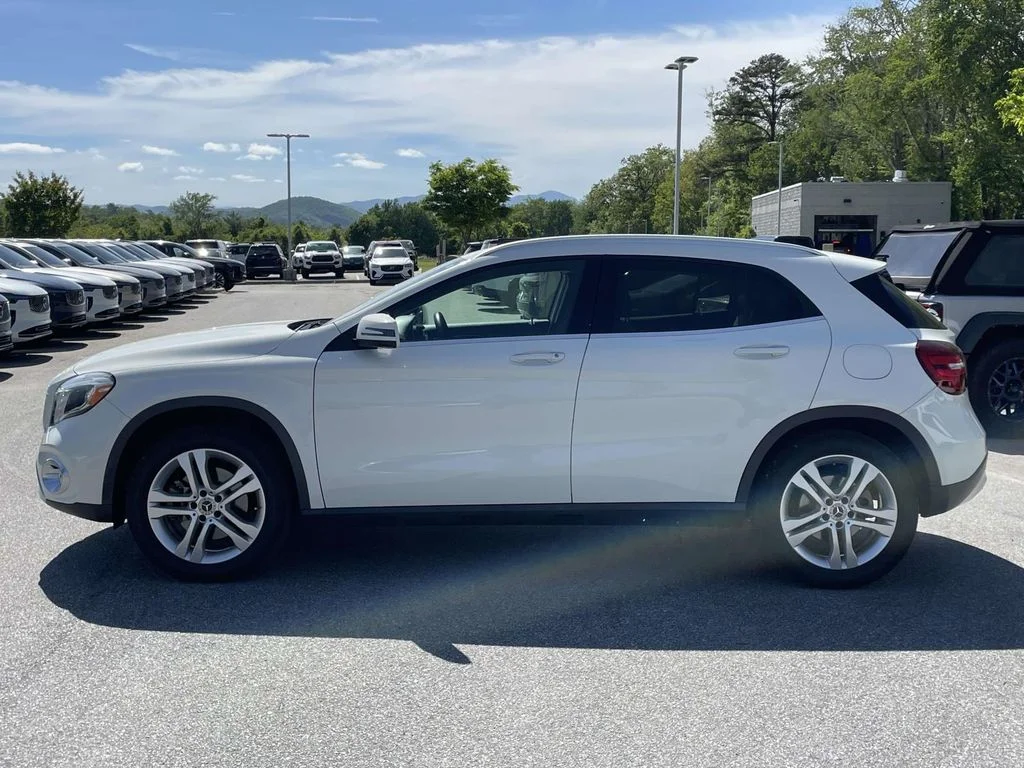 Used 2018 Cirrus White Mercedes-Benz 250 4MATIC® image 23